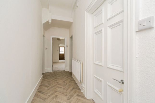 Flat 1, 33, Llewelyn Road, Conwy photo 2