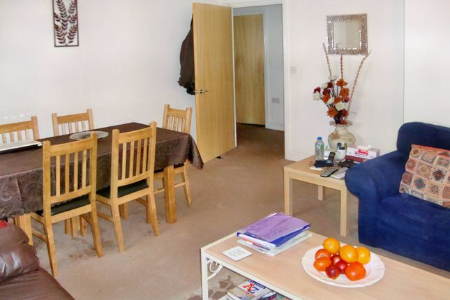 FLAT 4, MERIDIAN COURT, 226, Yeading Lane, Hayes photo 4