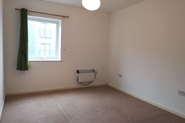 44, Warrington photo 4