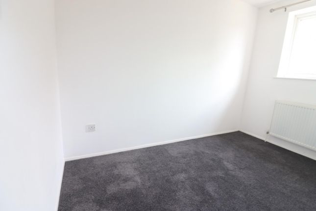 16, Felton Close, Luton photo 4