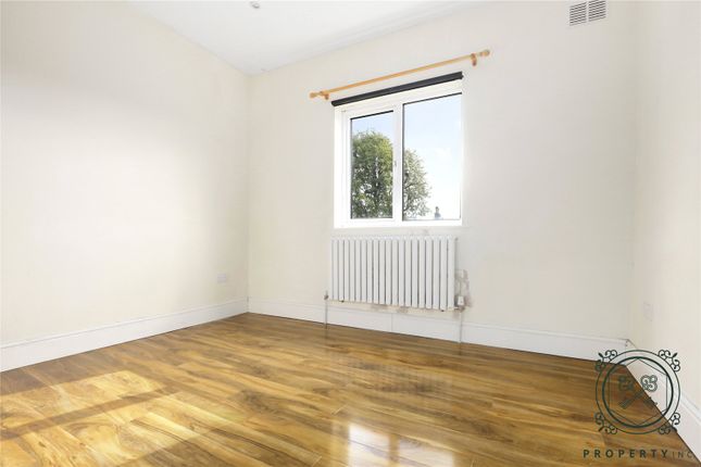 Hampden Road, London photo 3