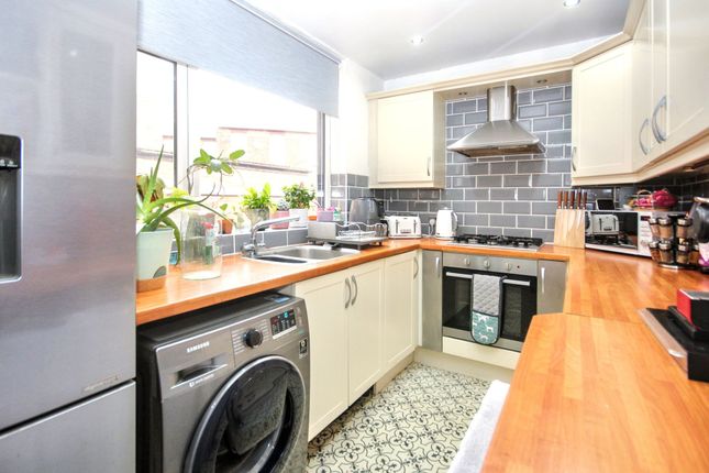 56 The Avenue, Leigh photo 4