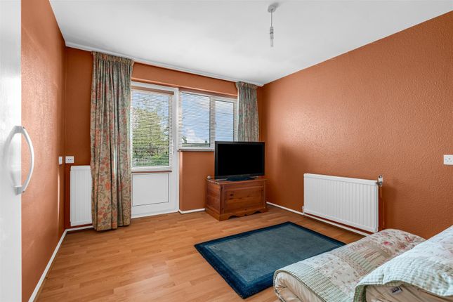 37, Hawbush Rise, Welwyn photo 2