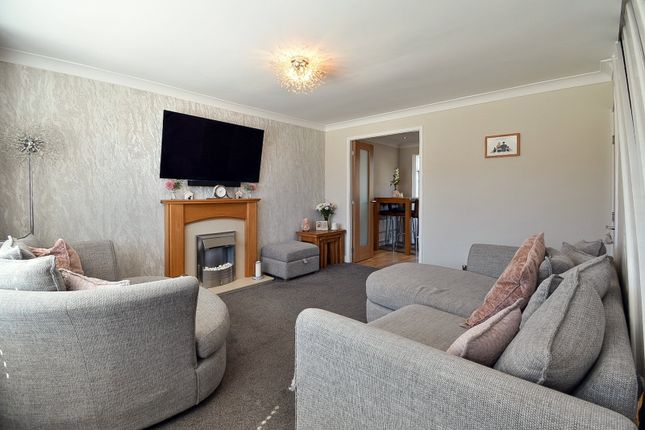 4, Thursford Grove, Bolton photo 2
