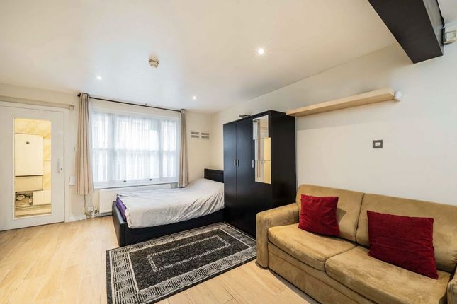 Flat C, 25, Swinton Street, London photo 4