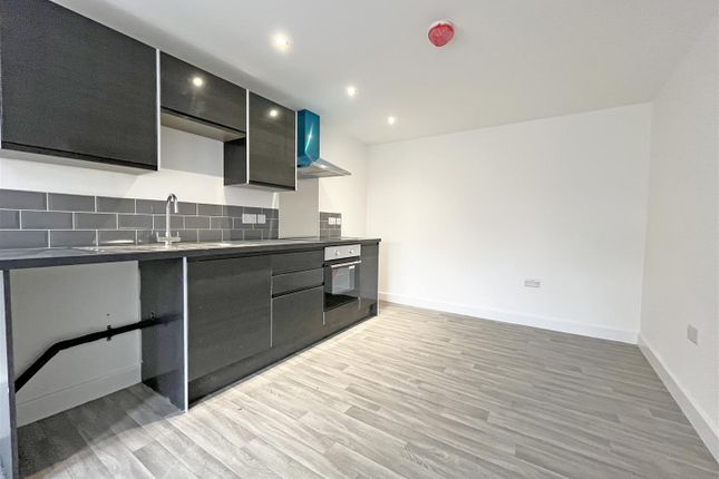 Flat to rent in Front Street, Arnold, Nottingham