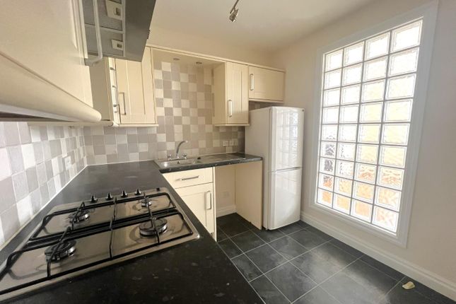 Flat to rent in Fore Street, Exeter