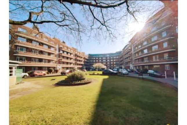 Thumbnail Flat for sale in Barons Keep, London