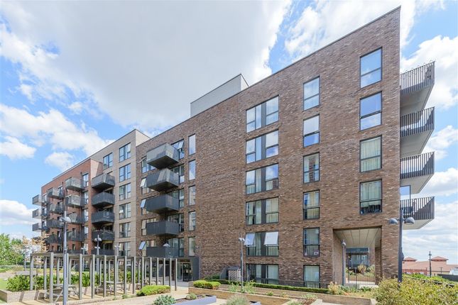 1-bed flat on Regal Walk, Bexleyheath, £169,000