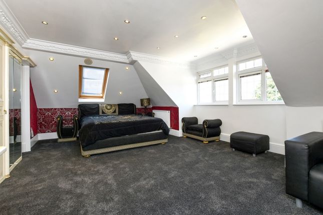 Terraced house to rent in Dobree Avenue, Willesden