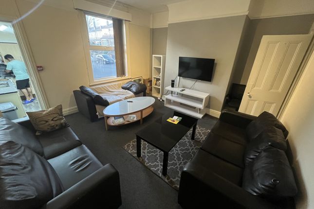 Terraced house to rent in Chapel Lane, Leeds, West Yorkshire