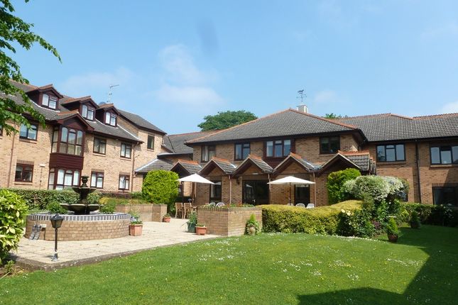 Flat for sale in St Christophers Gardens, Ascot