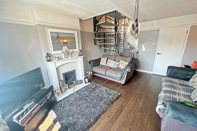 49, Pyeharps Road, Hinckley photo 2