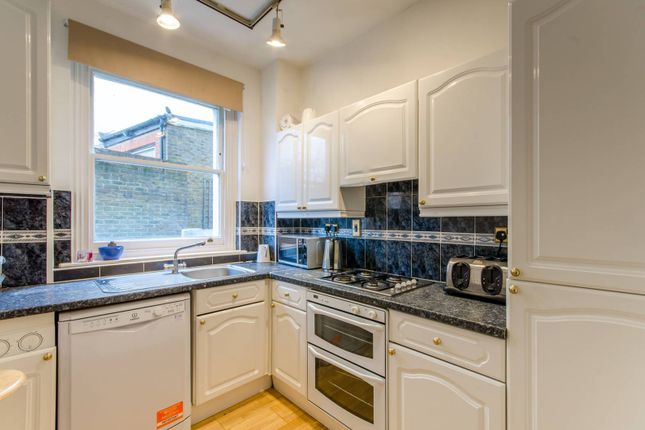 Flat for sale in Queens Grove, St John's Wood, London