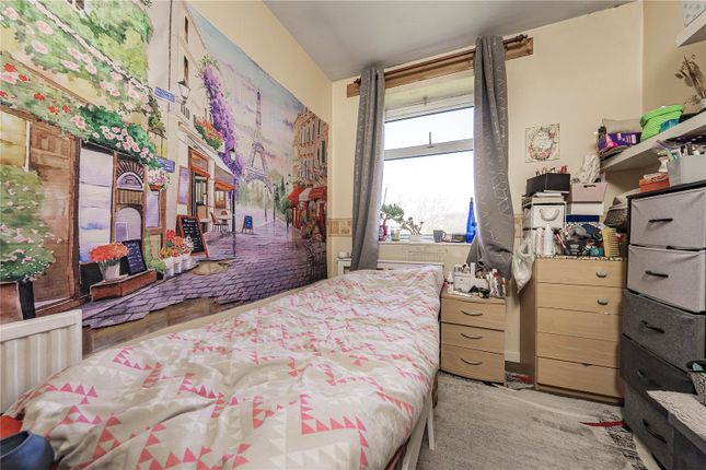 117, Frensham Drive, London photo 5