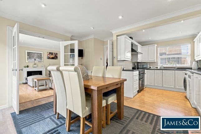 3, Maynard Close, Dunmow photo 4