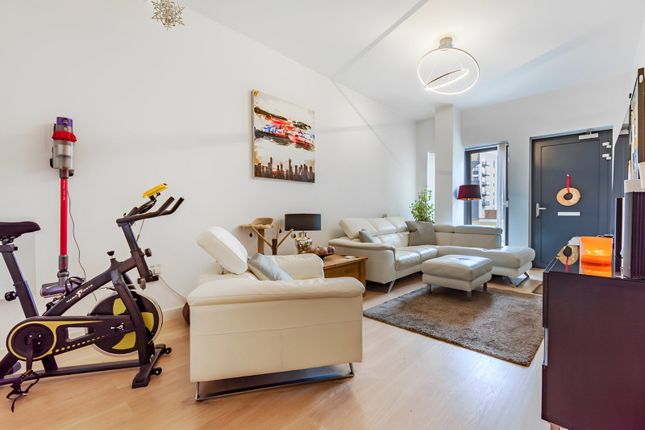 7, Durnsford Road, London photo 4