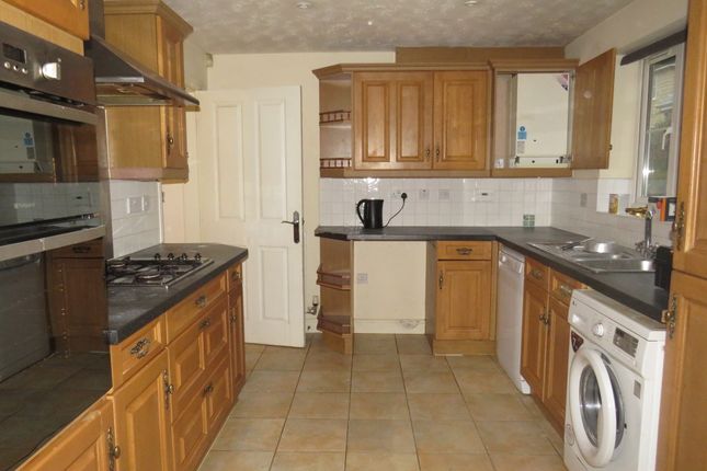 Detached house to rent in Bairstow Lane, Sowerby Bridge