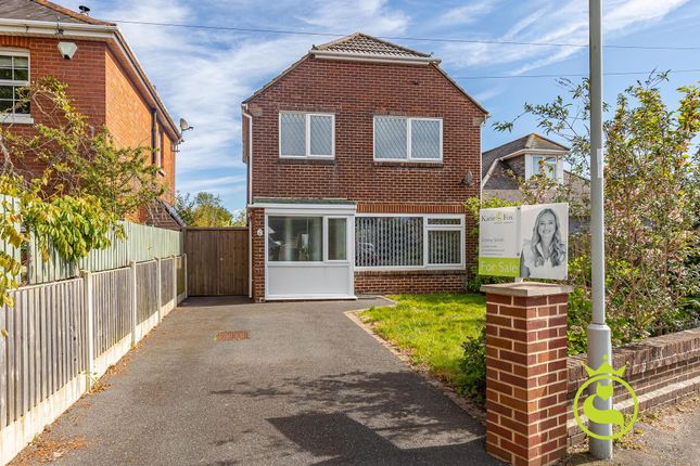 Detached house for sale in Vicarage Road, Oakdale