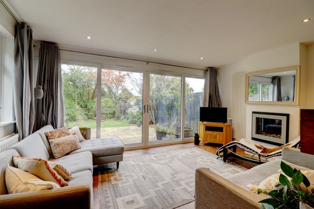 23, Pheasant Drive, High Wycombe photo 4