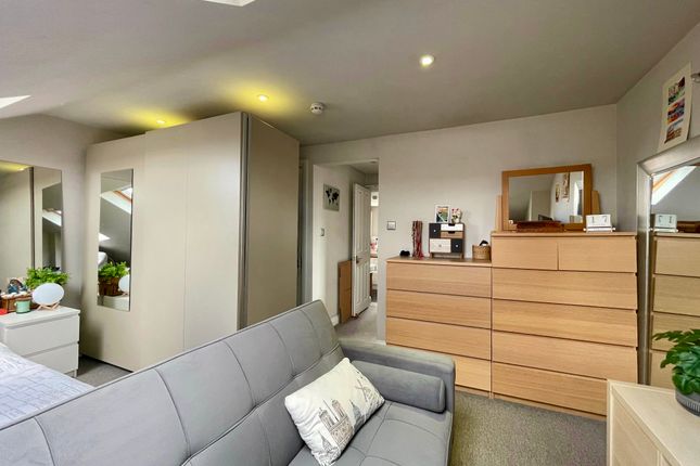 Room 5, Croydon photo 5