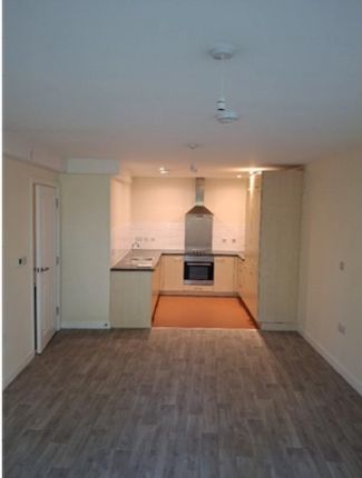 28, Perkins Gardens, Ickenham photo 4