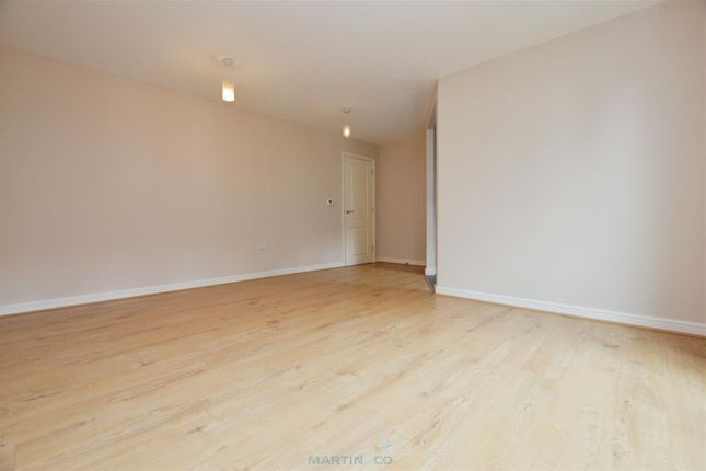 10, Coopers Court, Northfleet photo 4