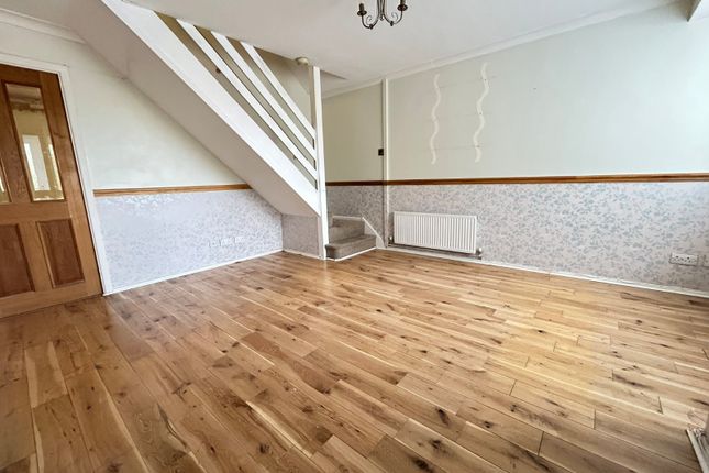 16, Cowper Close, Warwickshire photo 2