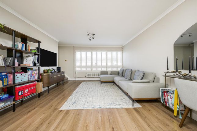 Maisonette for sale in Manor Road, Twickenham