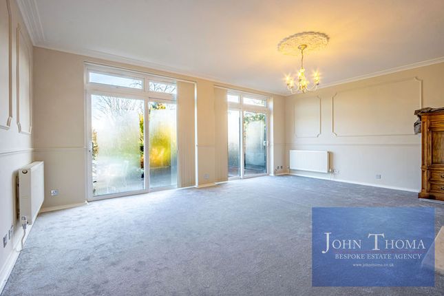 36, Forest Lane, Chigwell photo 4