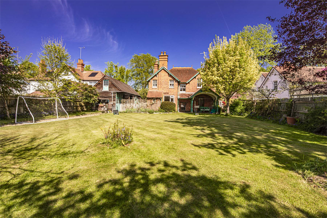 Applegate, Croft Road, Goring on Thames photo 2