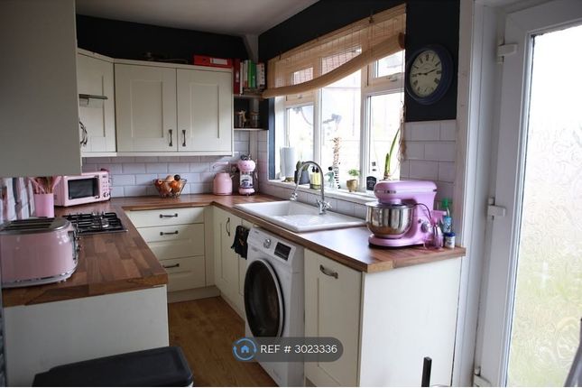 Lea Farm Road, Leeds photo 5