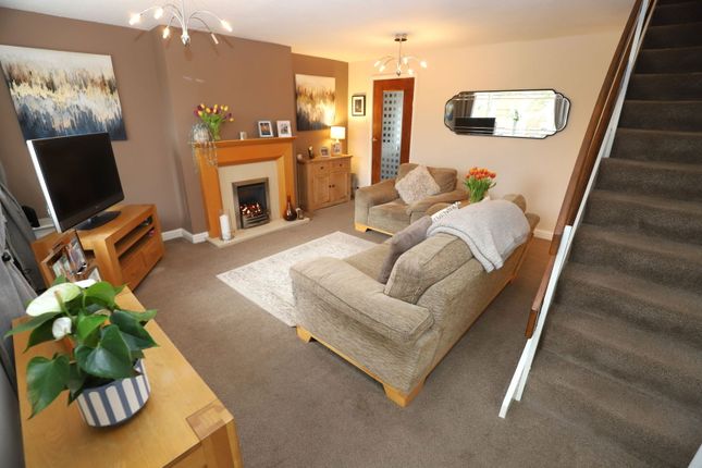 2, Laburnum Court, Bury photo 2