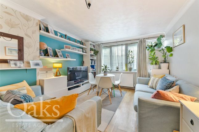 Flat for sale in Challice Way, London