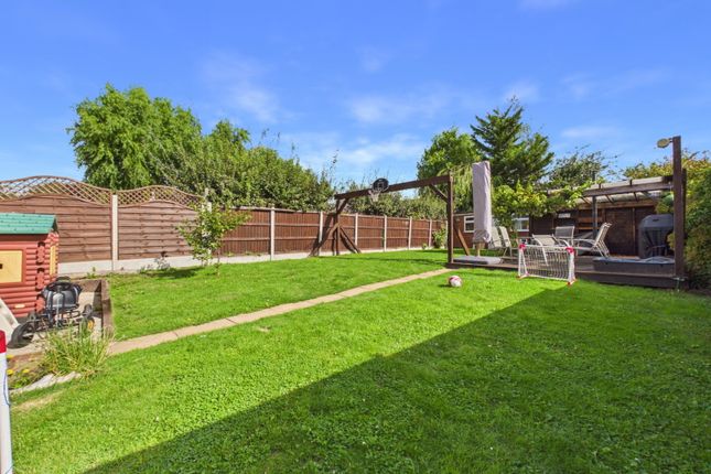 16, Kingshill Drive, Rochester photo 2