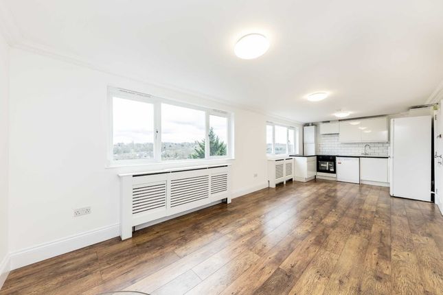 Flat for sale in Overhill Road, London