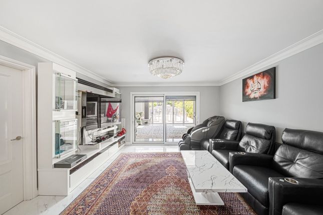 38, Frays Avenue, West Drayton photo 4