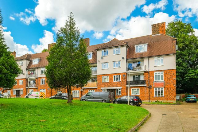 Thumbnail Flat for sale in The Roses, High Road, Woodford Green