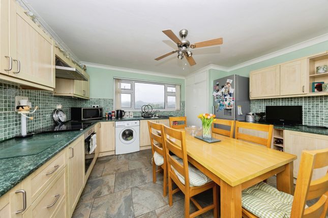 20, Bron Y Glyn Estate, Bronwydd Arms photo 3