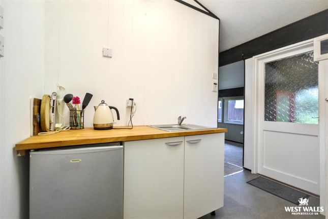 46, Penlan Holiday Village, Cenarth, Newcastle Emlyn photo 3