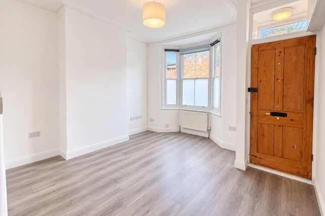 87 Tennyson Road, London photo 3