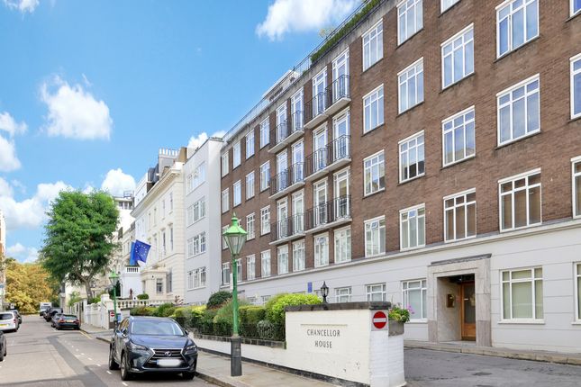 Flat for sale in 17 Hyde Park Gate, London