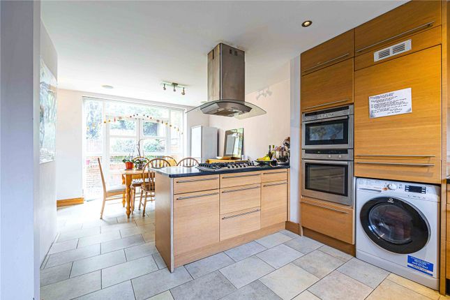 83, Rucklers Lane, Hertfordshire photo 4