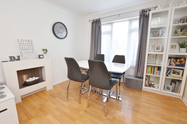 Flat 8, Rydal Court, Grasmere Close, Watford photo 3