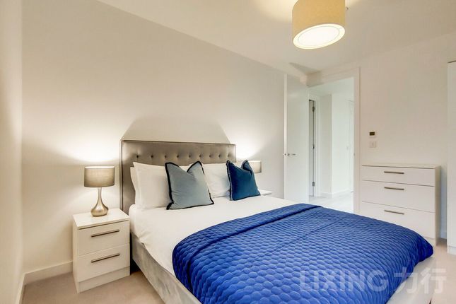 Flat for sale in City North Place, Finsbury Park