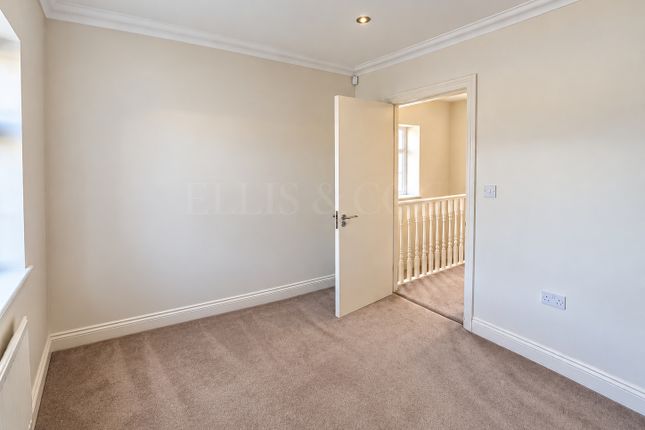 2A,, Nolton Place, Edgware photo 4