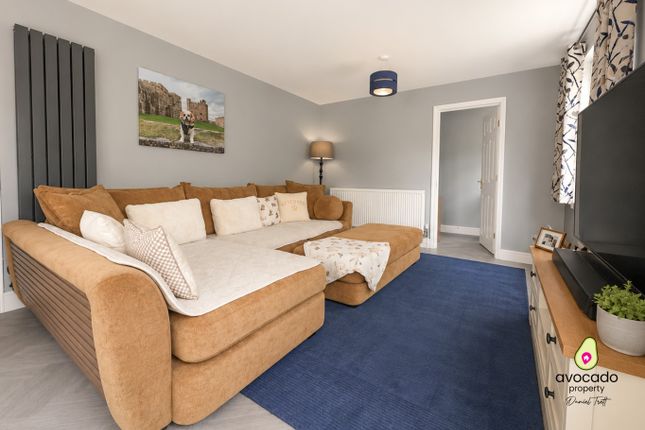 6 Low Road, Hempstead, Norfolk photo 3