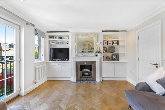 Property for sale in Redwood Grove, London