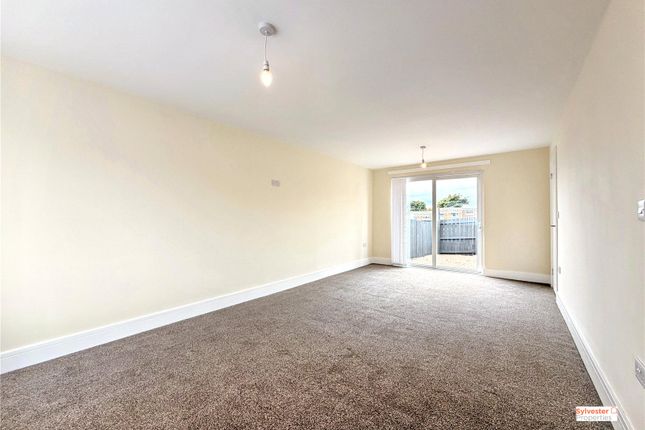 53, Eastfields, Stanley photo 3