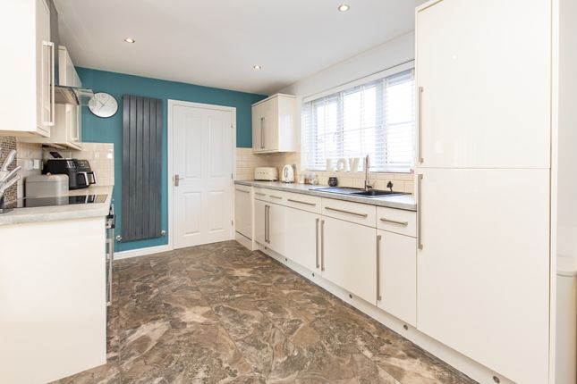 7, Withinlea, Bamber Bridge photo 4